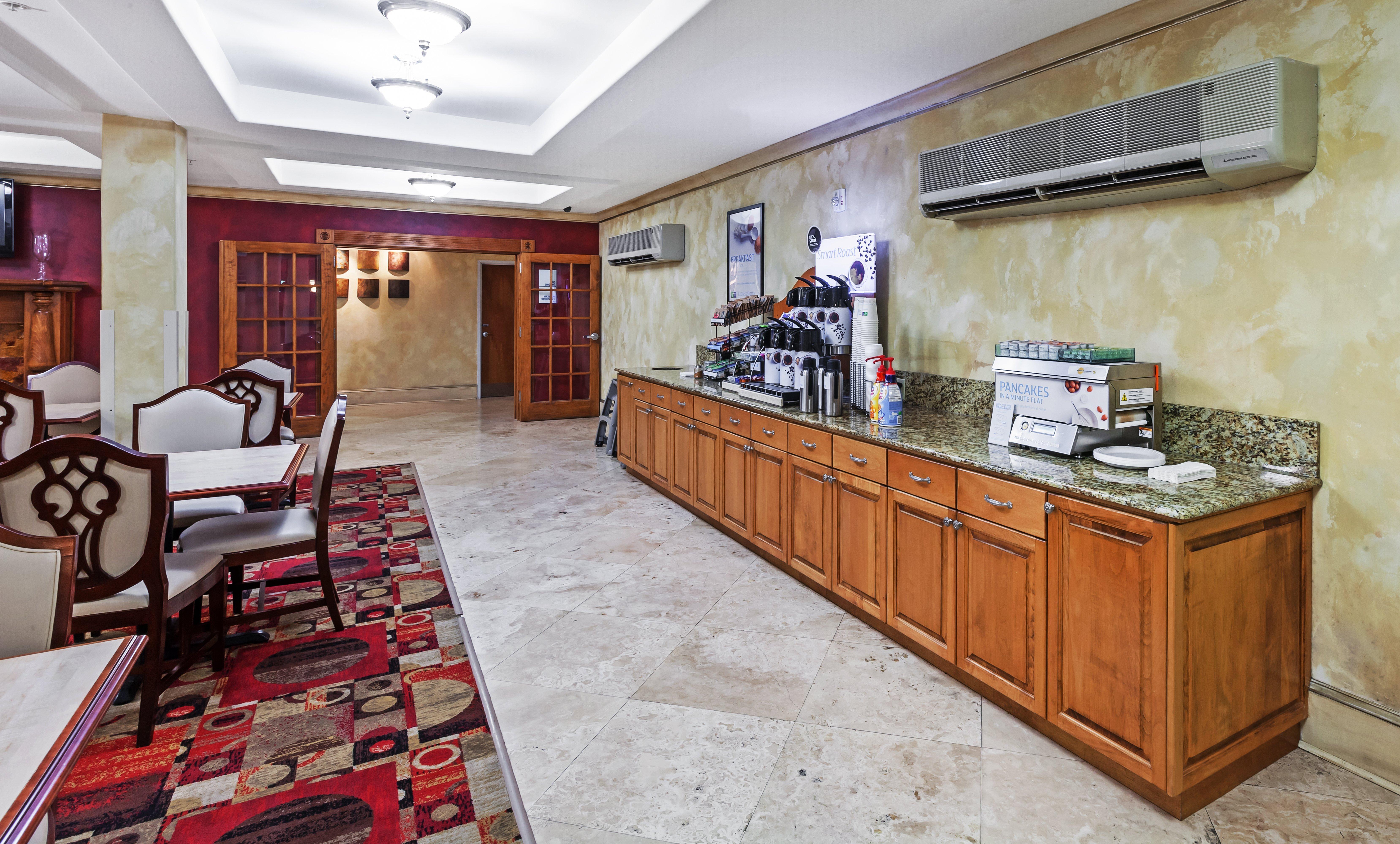 Holiday Inn Express & Suites Lafayette South By Ihg Екстер'єр фото